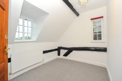 3 bedroom terraced house to rent, High Street, Iver SL0