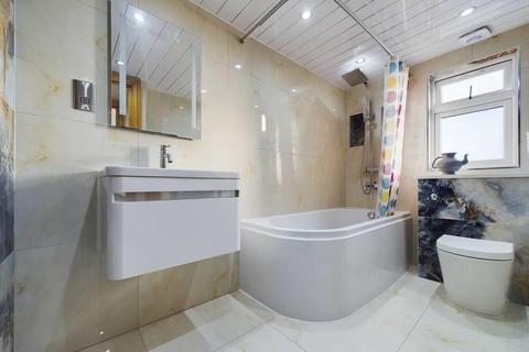 7 bedroom house for sale, St. Albans Road, Ilford