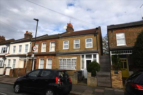 3 bedroom end of terrace house for sale, Melrose Avenue, London