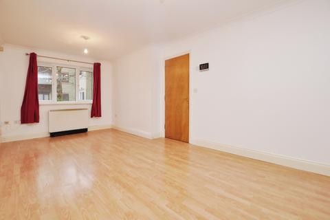 2 bedroom flat to rent, Perrin Place, Old Moulsham