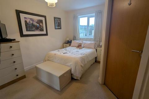 4 bedroom townhouse for sale, Brookdale Court, Halifax HX2