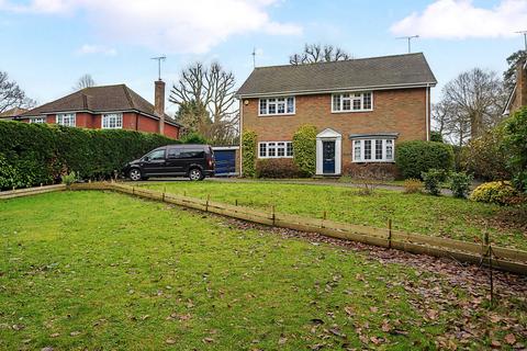 5 bedroom detached house for sale, Wood Road, Surrey GU26