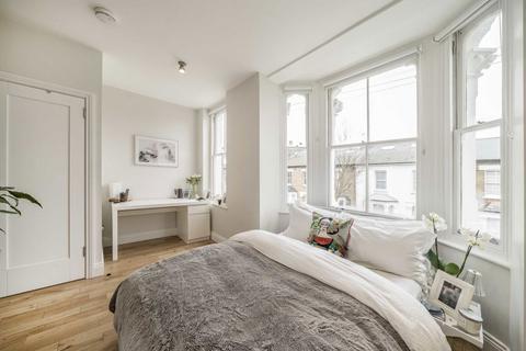 2 bedroom flat for sale, Macfarlane Road, London W12