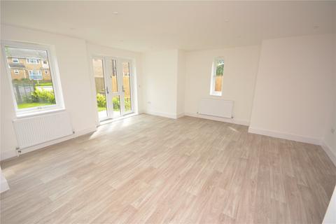 2 bedroom apartment to rent, Admiral Mews, CM1