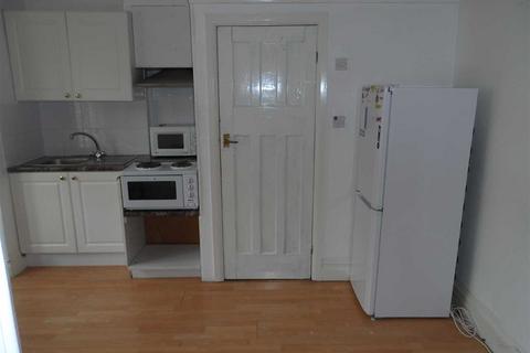 1 bedroom apartment to rent, Craven Avenue, Ealing