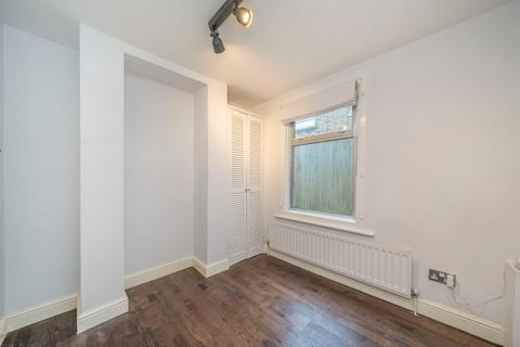 2 bedroom apartment for sale, Gurdon Road, Charlton, SE7