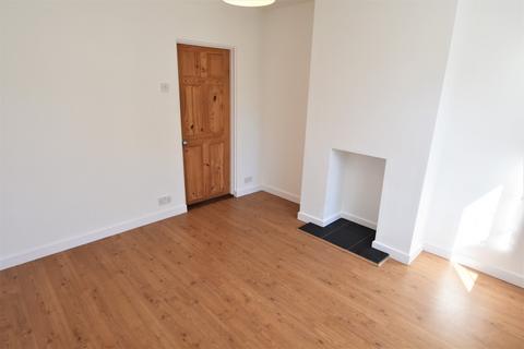 2 bedroom terraced house to rent, Whites Road, Southampton SO19