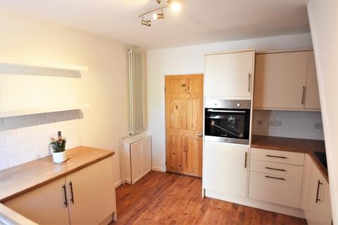 2 bedroom terraced house to rent, Whites Road, Southampton SO19