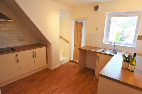 2 bedroom terraced house to rent, Whites Road, Southampton SO19