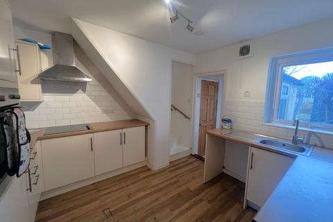 2 bedroom terraced house to rent, Whites Road, Southampton SO19