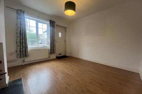 2 bedroom terraced house to rent, Whites Road, Southampton SO19