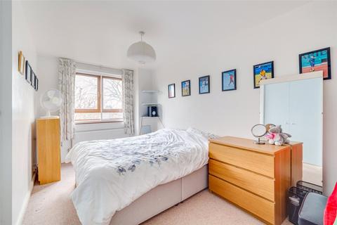 2 bedroom apartment for sale, Gipsy Lane, London, SW15