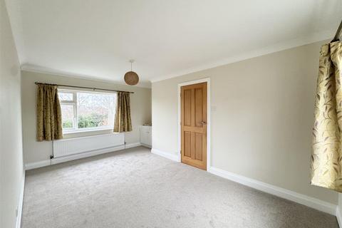 4 bedroom house to rent, Midway Avenue, Upper Poppleton, York