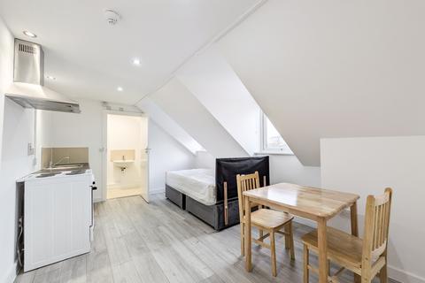 Studio to rent, 207 Trafalgar Road, London, SE10