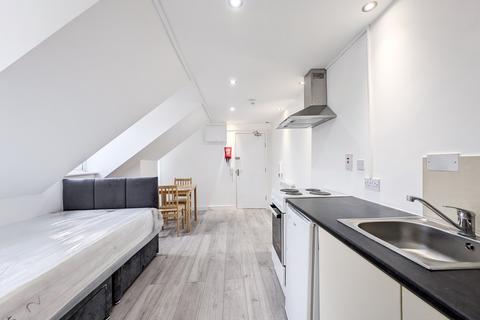 Studio to rent, 207 Trafalgar Road, London, SE10