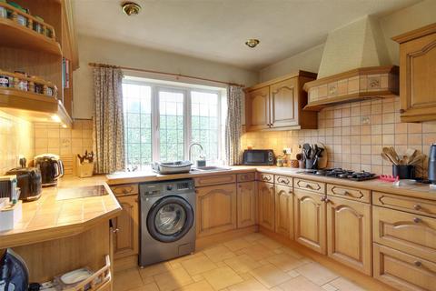 4 bedroom detached house for sale, Headlands Drive, Hessle