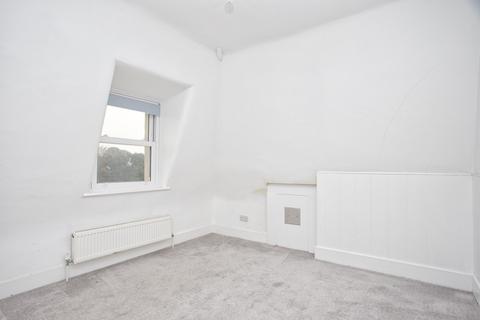 3 bedroom flat for sale, Augusta Gardens, Folkestone, CT20