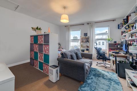 1 bedroom flat for sale, Hichisson Road, London, SE15