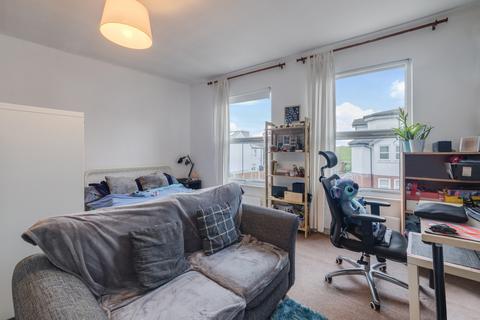 1 bedroom flat for sale, Hichisson Road, London, SE15