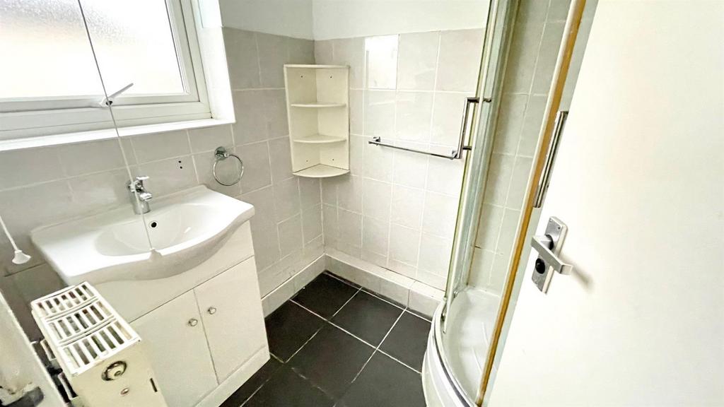 2 piece shower room