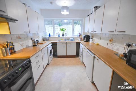 4 bedroom terraced house for sale, Prospect Place, Pembroke Dock