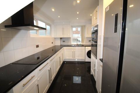 2 bedroom duplex to rent, Hilton Avenue, Aylesbury HP20