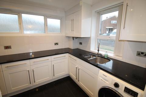 2 bedroom duplex to rent, Hilton Avenue, Aylesbury HP20