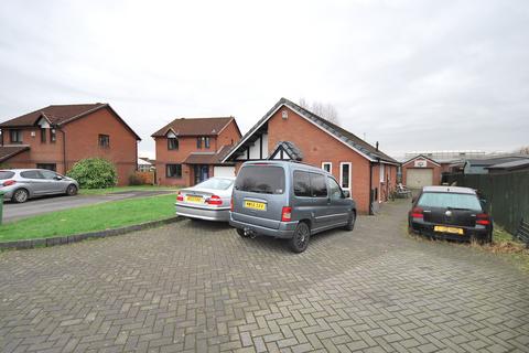 3 bedroom detached house for sale, Glenmaye Grove, Wigan WN2