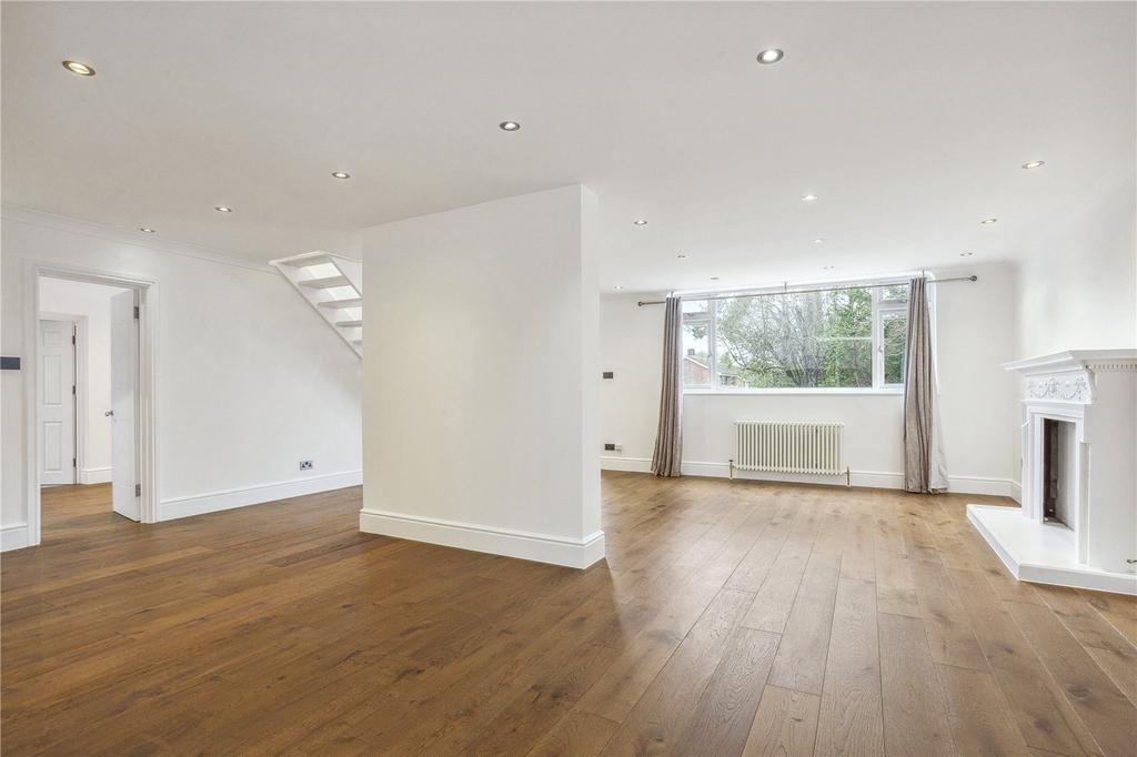 Sitting/Dining Room