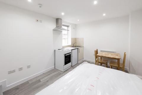 Studio to rent, 207 Trafalgar Road, London, SE10