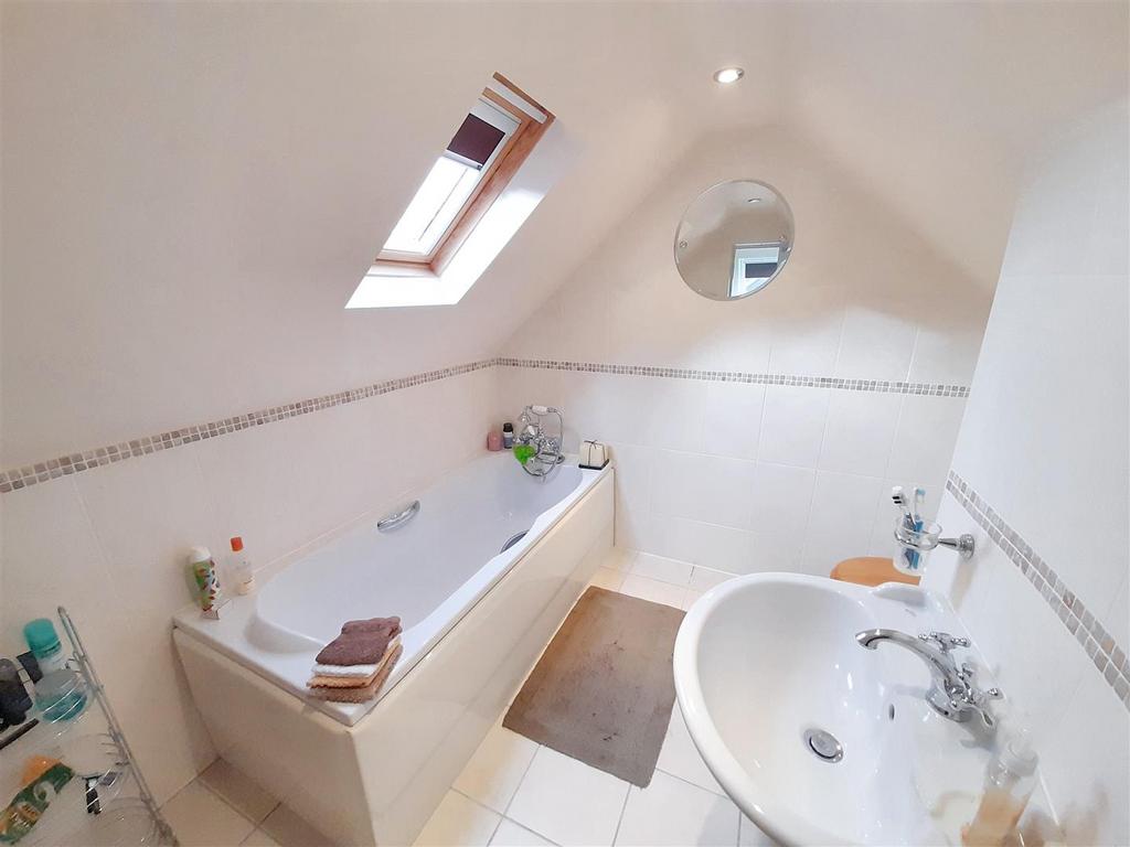 Ensuite bathroom