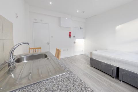 Studio to rent, 207 Trafalgar Road, London, SE10