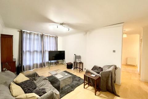 2 bedroom apartment to rent, Langham Gardens, West Ealing W13