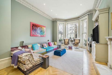 4 bedroom flat to rent, Holland Park, London W11