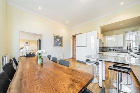 4 bedroom flat to rent, Holland Park, London W11