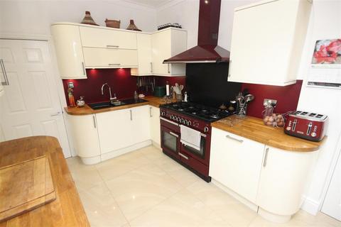 3 bedroom semi-detached house for sale, Fairfield Road, Halesowen B63