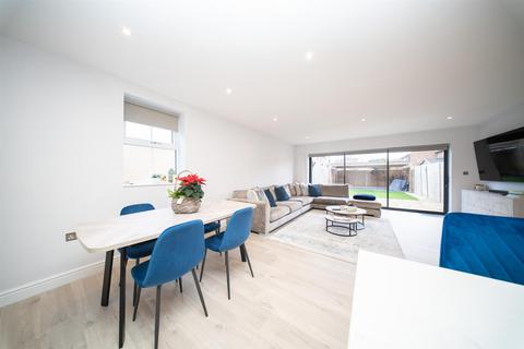 41 Albany Road, Old Windsor, Windsor, SL4 2QD