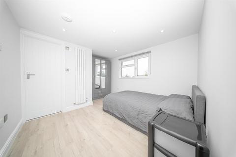 41 Albany Road, Old Windsor, Windsor, SL4 2QD