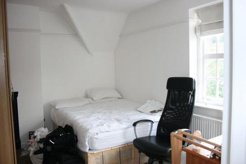 3 bedroom cottage to rent, Asmuns Hill, Hampstead Garden Suburb