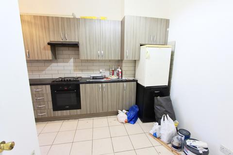 2 bedroom flat to rent, Cockfosters Road, Barnet EN4