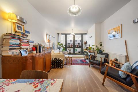 2 bedroom apartment for sale, Gillett Place, London, N16