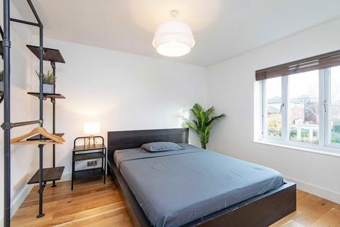 2 bedroom house for sale, Gloucester Square, London E2