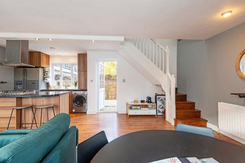 2 bedroom house for sale, Gloucester Square, London E2