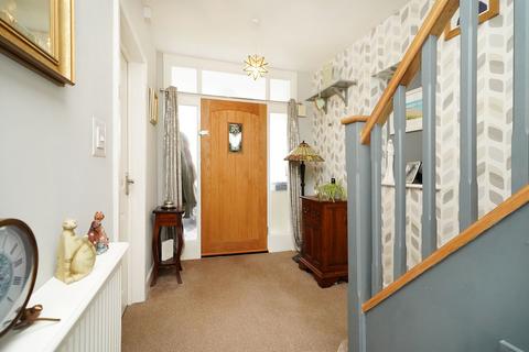 25 Longford Drive, Sheffield, S17 4LN