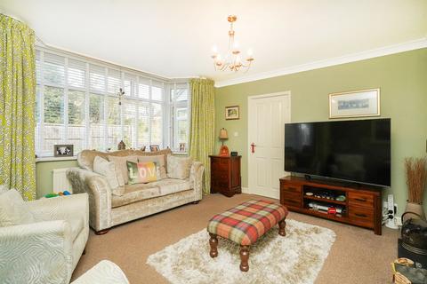 25 Longford Drive, Sheffield, S17 4LN