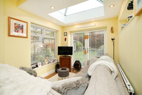25 Longford Drive, Sheffield, S17 4LN