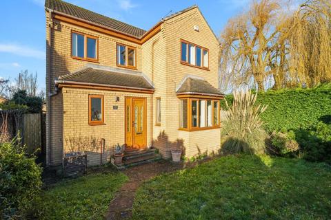 4 bedroom detached house for sale, Church Fields Road, Rossington, DN11 0