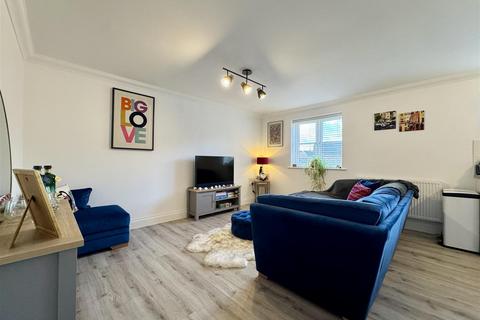 2 bedroom flat for sale, Onehouse Way, Stowmarket IP14