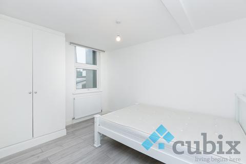 3 bedroom flat to rent, New Kent Road, London SE1