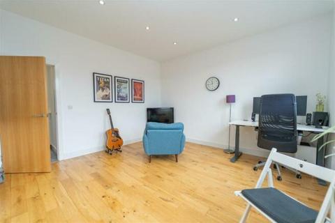 2 bedroom flat to rent, Upper Chorlton Road, Manchester M16